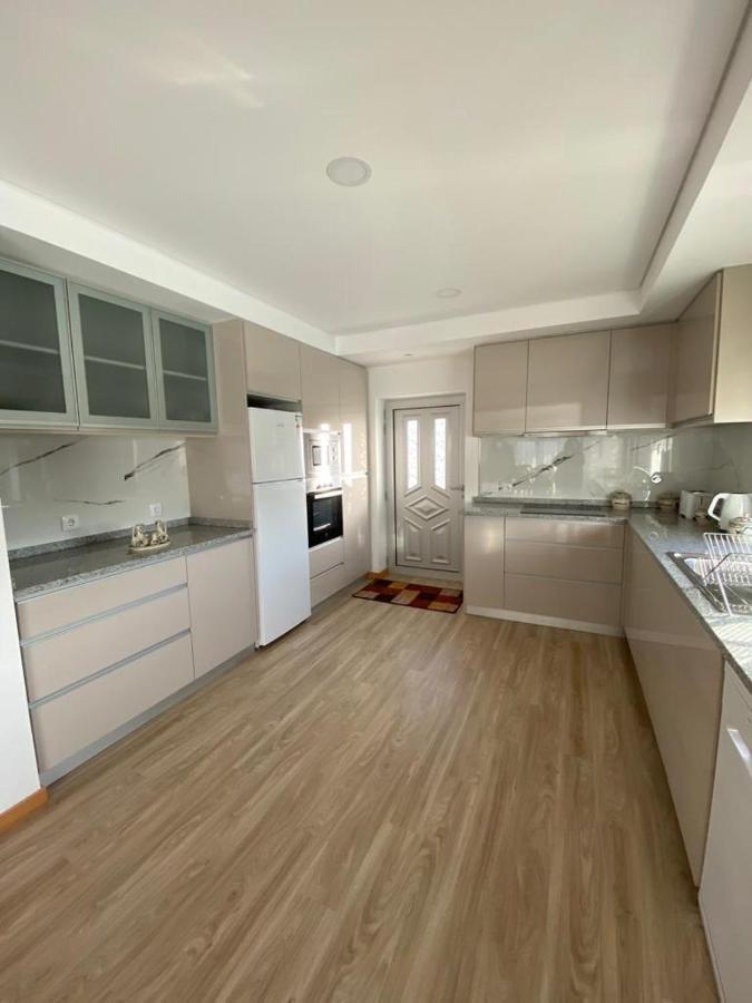 Vivenda Caixilao Casa Com 3 Quartos ビアナドカステロ エクステリア 写真