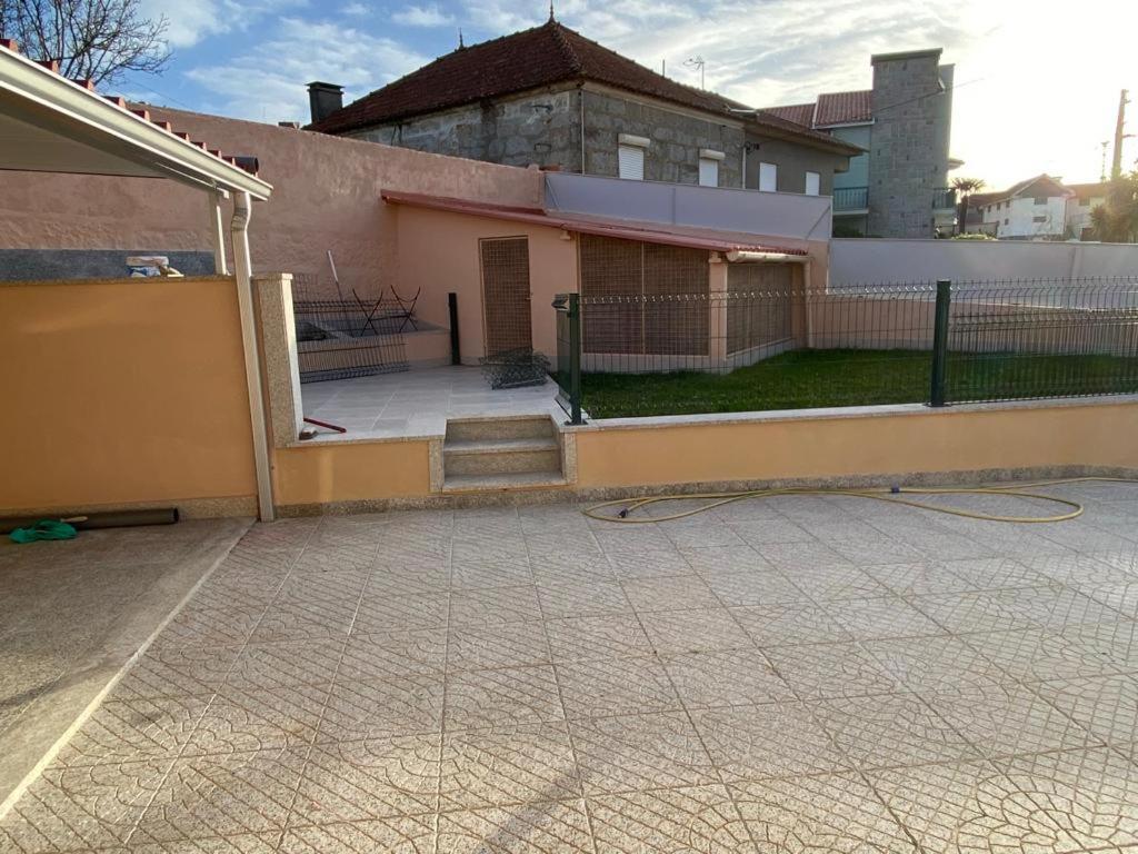 Vivenda Caixilao Casa Com 3 Quartos ビアナドカステロ エクステリア 写真